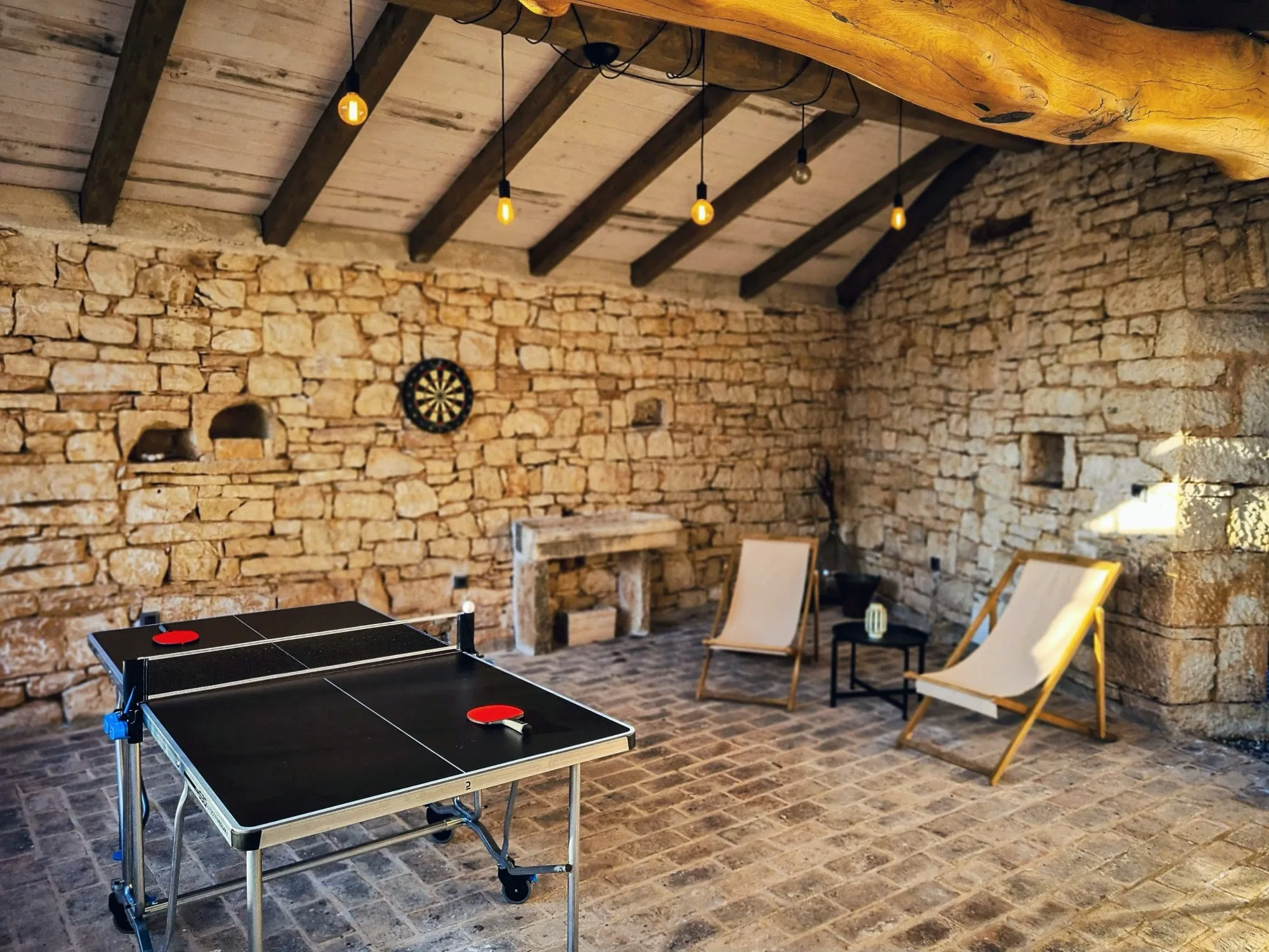 Ping pong table